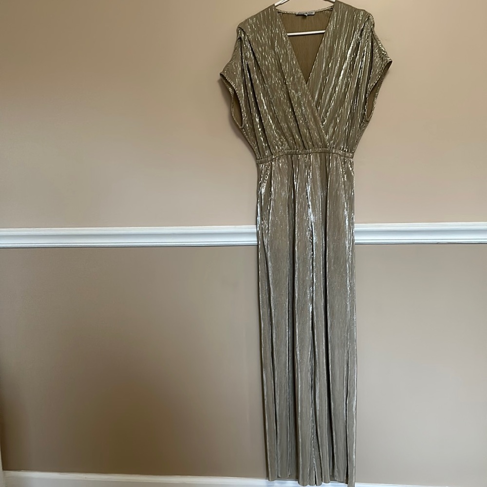 Metallic Champagne Wide-Leg Jumpsuit - Picture 4 of 7